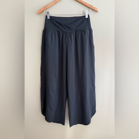 HALARA Black Cropped Pants with an Asymmetrical Bottom and Crisscross Front - Picture 8 of 17